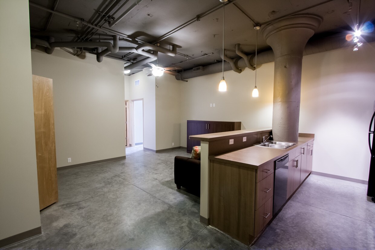 Primary Photo - 126 N 16th St