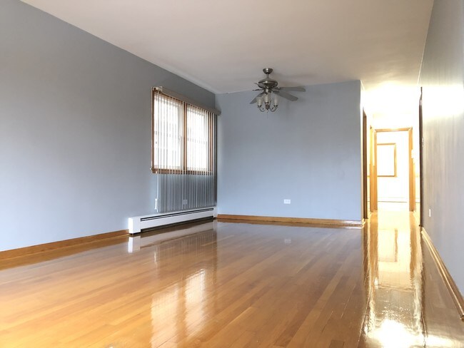 Foto del edificio - 7732 W Addison St