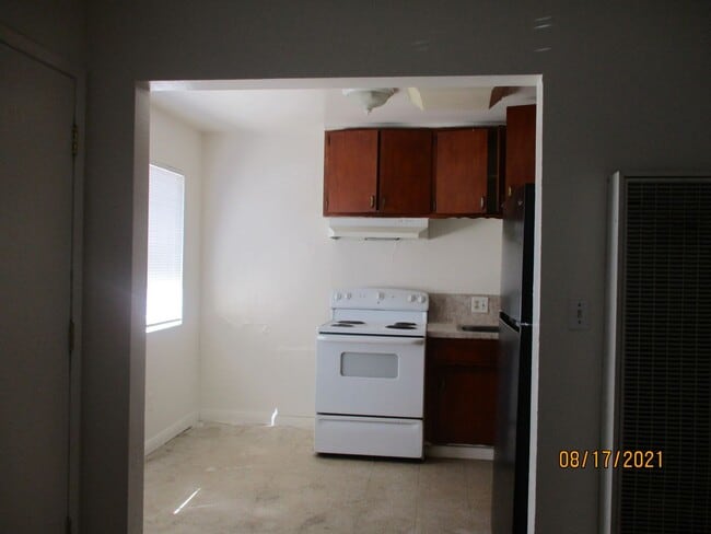 Building Photo - 503 30th St