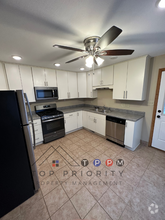 Building Photo - 1065 3rd St