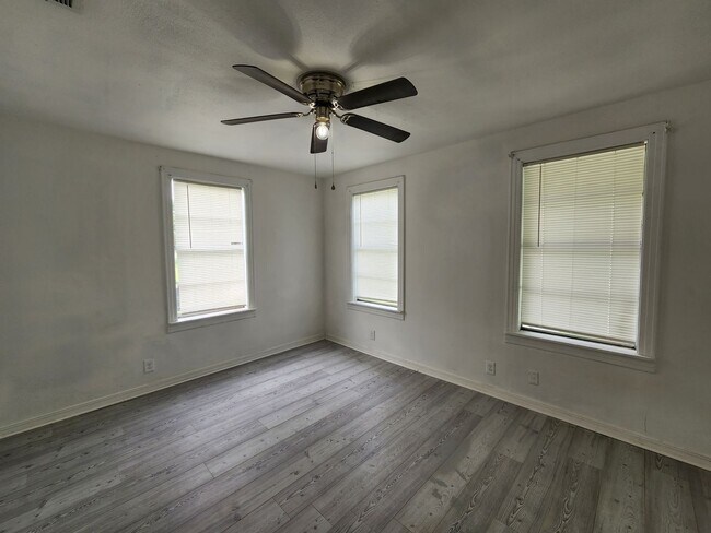 Foto del edificio - 3925 St Vincent Ave