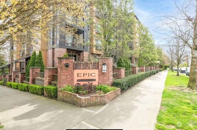 Building Photo - 412 11th Ave