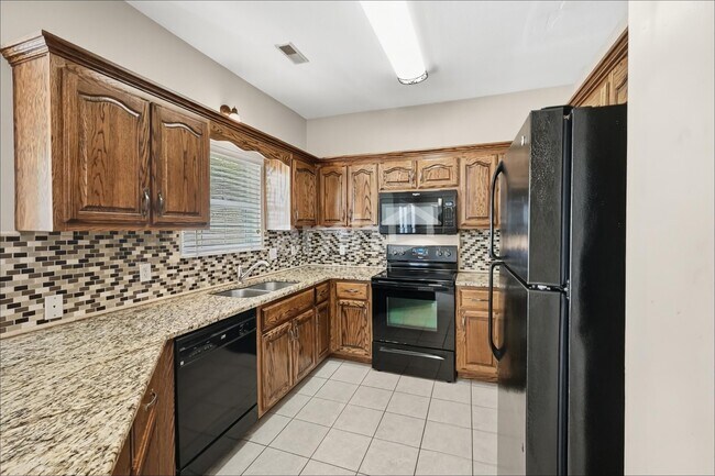 Foto del edificio - 1001 High Ridge Dr N