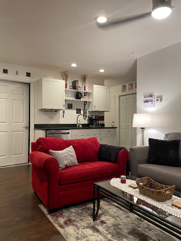 Foto principal - 0 Lincoln Ave W