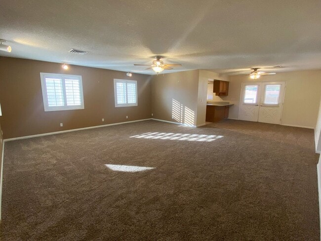 Building Photo - Rustic 3 bd/2 ba 2 Stall Horse Property: C...