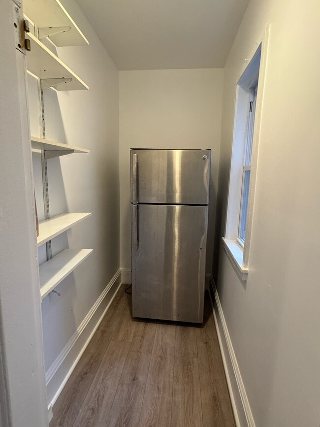 Building Photo - 142 Calumet St