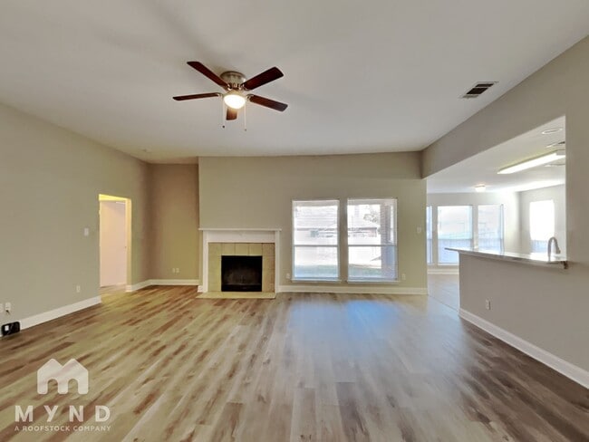 Building Photo - 105 Adams Dr