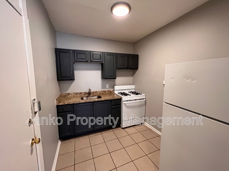 Foto principal - 3725 W Grand Ave