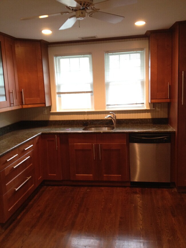 Building Photo - 59 Olney St