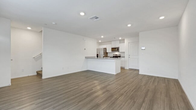 Building Photo - Gorgeous 3 bedroom townhome with attached ...