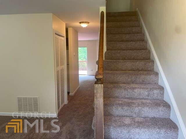Foto del edificio - 5899 Sheldon Ct