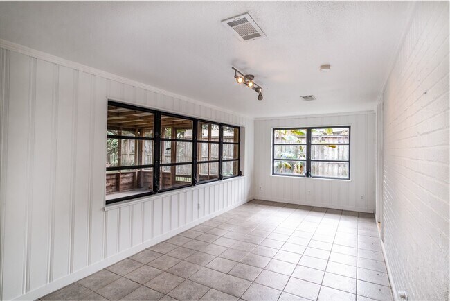 Foto del edificio - 3014 Attridge Rd