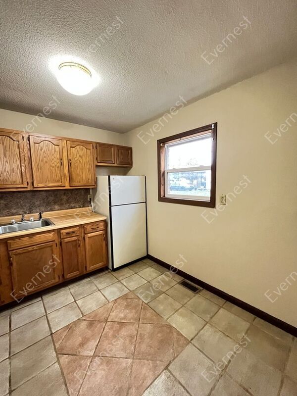 Building Photo - 2638 Norwalk St