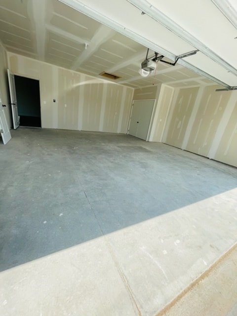Building Photo - 1620 Hickory Creek St
