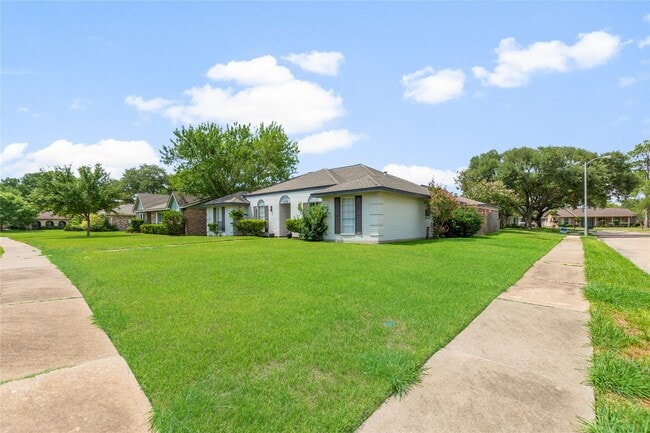 Building Photo - 11718 Scottsdale Dr