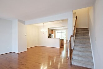 Building Photo - 914 Bing Ln