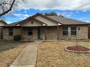 Building Photo - 3011 Lockmoor Ln