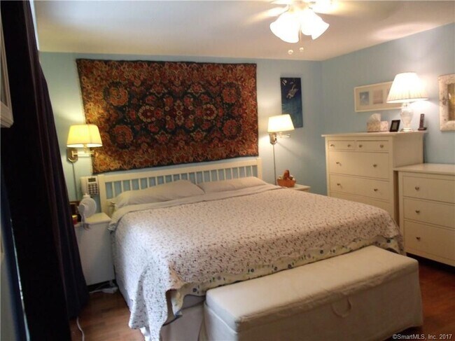 Foto del edificio - 44 Oak Forest Dr