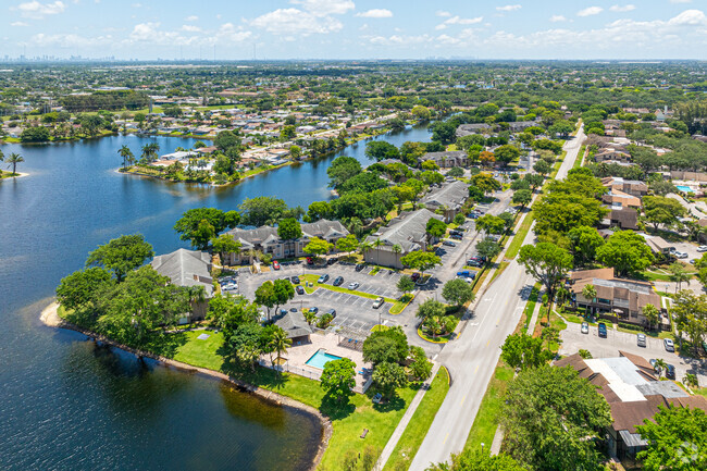 Aerial Photo - Reflections At Pembroke Pines