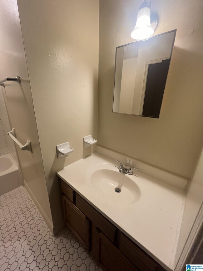 Foto del edificio - 1300 16th St N