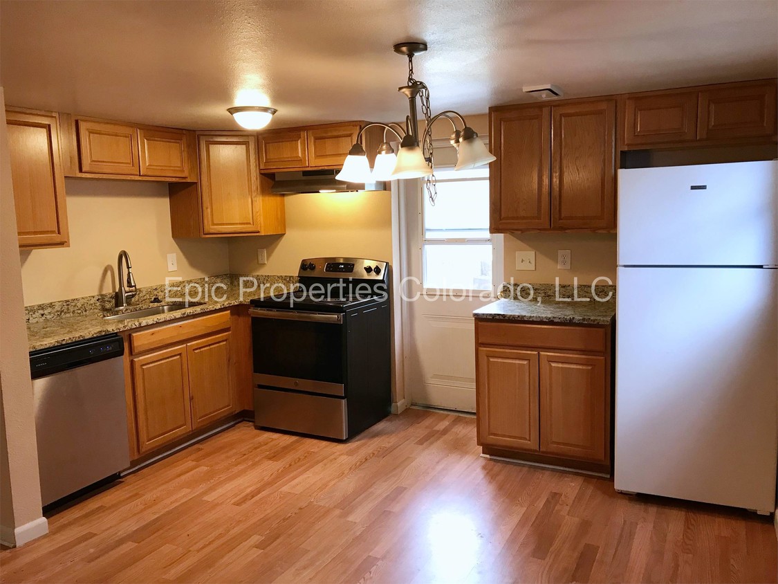 Primary Photo - 2029 Kenton St