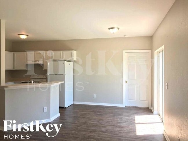 Building Photo - 2701 Yamada Ln