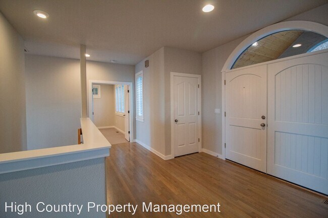 Building Photo - 4 br, 3.5 bath House - 3098 NW Craftsman D...