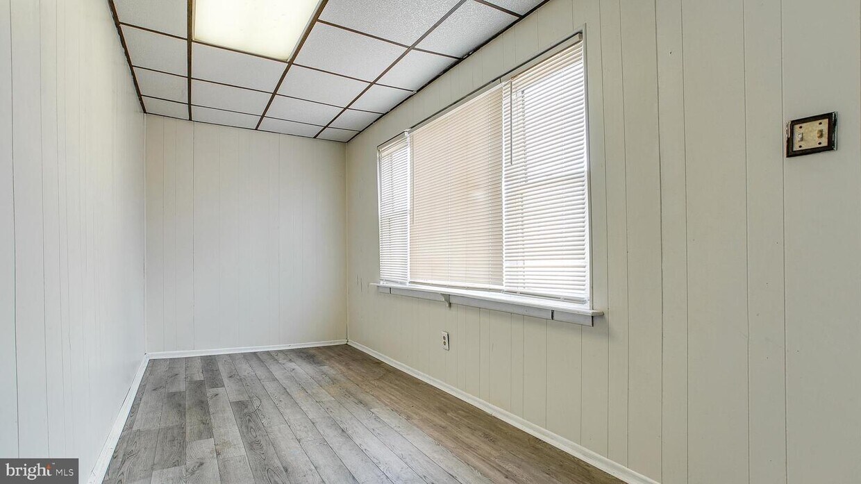 Foto principal - 349 S Springfield Rd