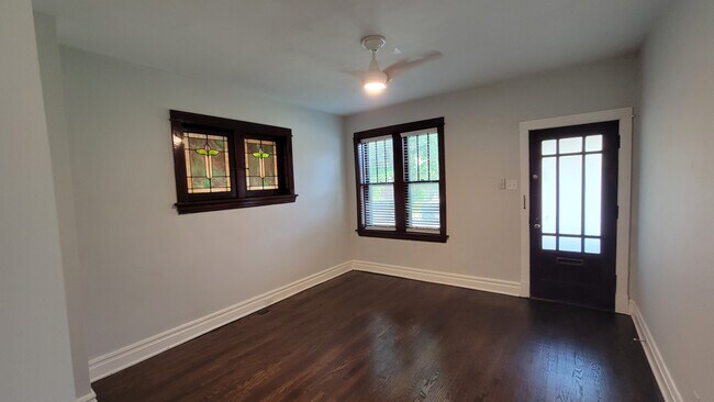 Foto del edificio - 5537 Holly Hills Ave