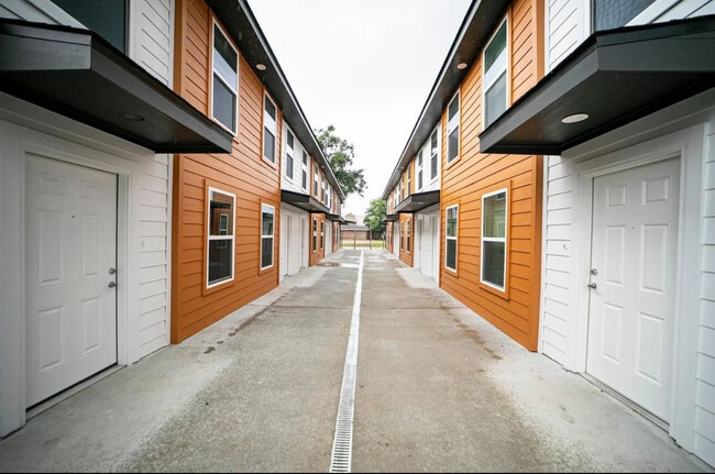 Foto del edificio - River Oaks Apartments