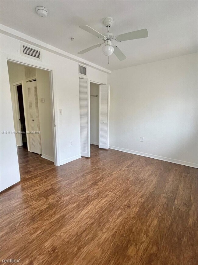 Building Photo - 3 br, 2.5 bath House - 2050 NE 167th St