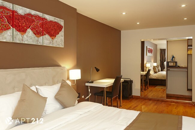 Foto del edificio - 308 W 18th St