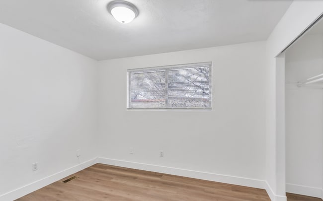 Building Photo - Remodeled 2-bedroom, 1-bathroom apartment ...