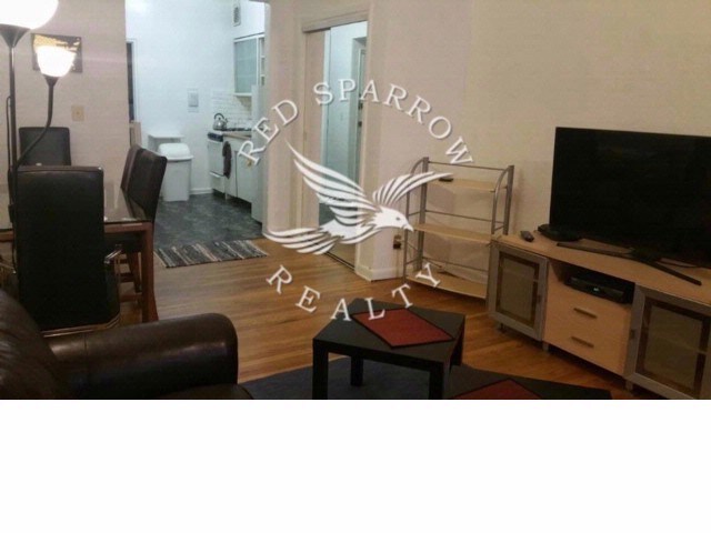 Building Photo - 533 W 45th St
