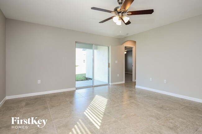 Building Photo - 466 Earhart Dr