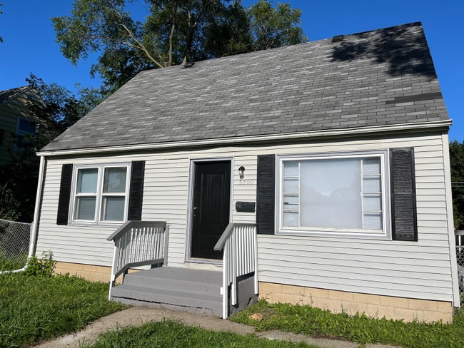 Building Photo - 5700 N 60th St