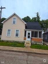 Building Photo - 352 W 28th St