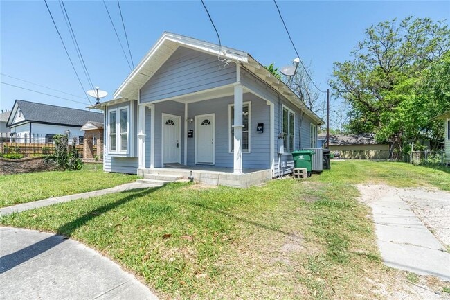 Building Photo - 2310 Chestnut St