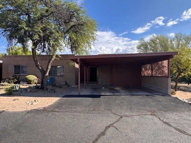 Building Photo - 84 E Cholla Shadows Dr