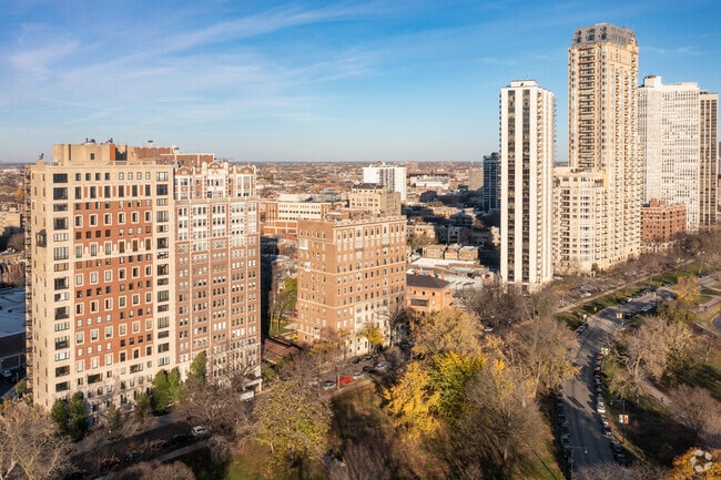 Aerial Photo - 2450 N Lakeview Ave