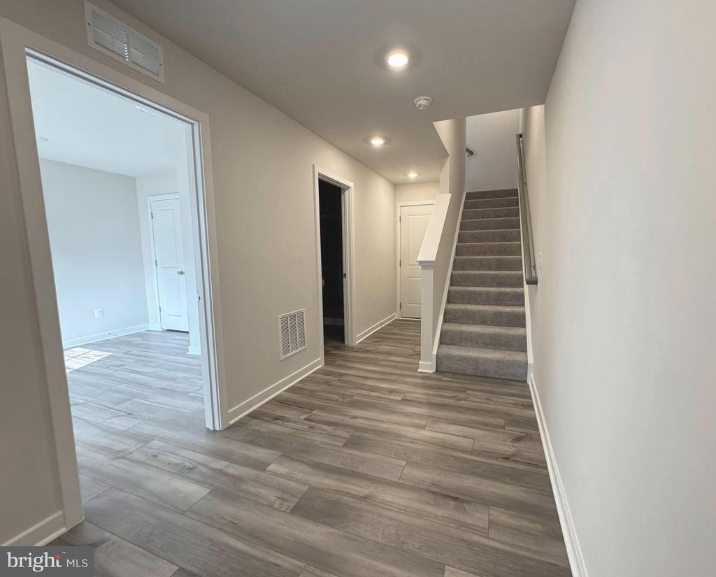 Foto principal - 2240 BARHILL Way