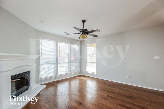 Foto del edificio - 553 Baverton Ln