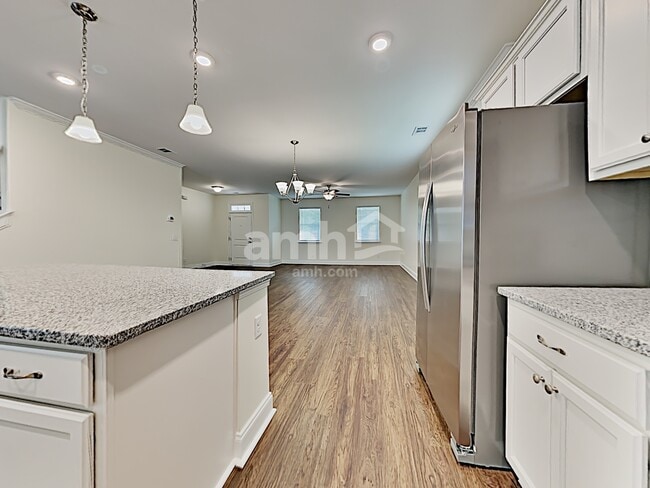 Foto del edificio - 315 Lakeside Blvd