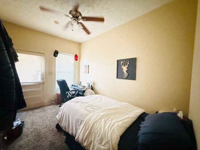 Foto del edificio - 424 Woodland Ave