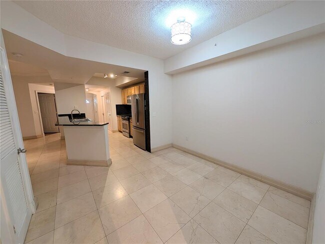 Building Photo - 5001 Baraldi Cir