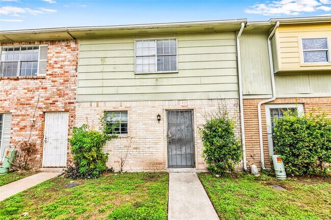 Building Photo - 122 Goodson Dr