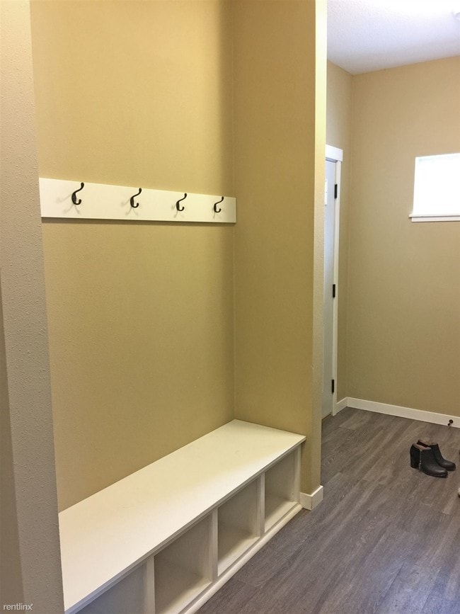 Building Photo - 4 br, 2.5 bath Townhome - Eagles Edge Town...