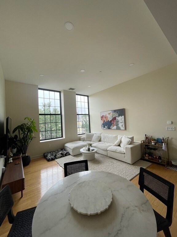Foto del edificio - 72 Ashland St