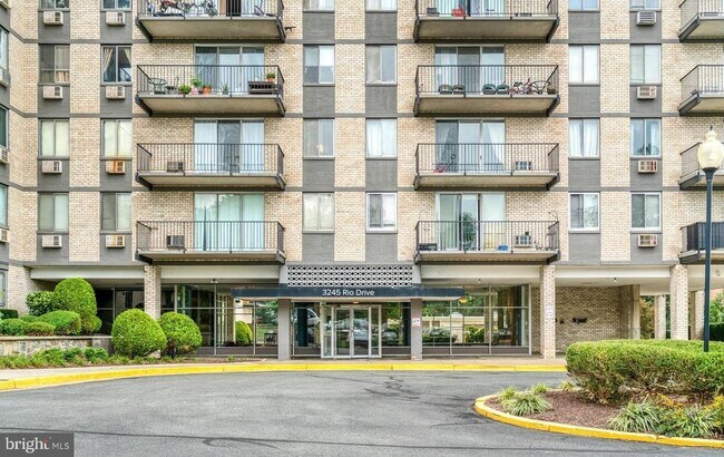 Foto del edificio - 3245 Rio Dr