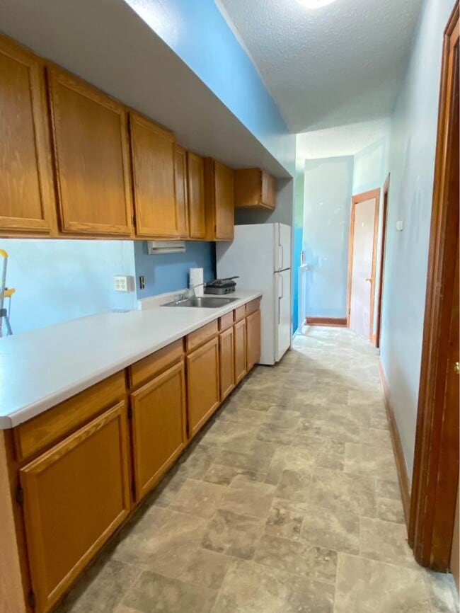Kitchen - 227 W 4th St